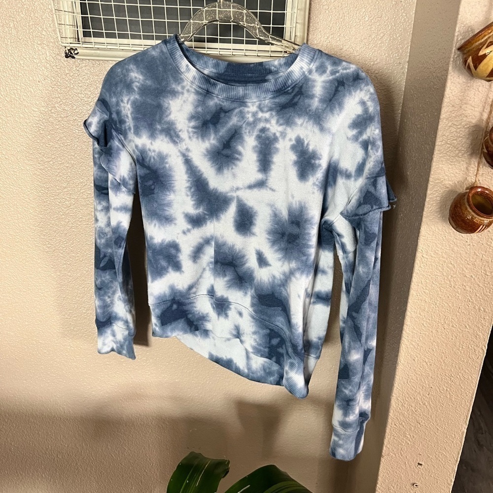 SO blue and white sweater
